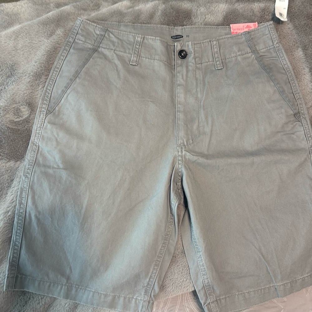 Old Navy Gray Shorts 32 NWT